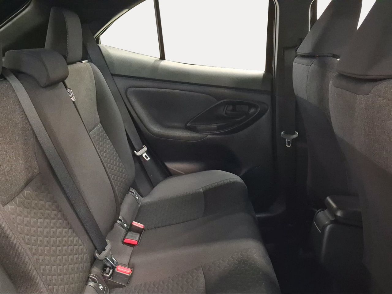 Toyota Yaris Cross 1.5 120H Active Tech  - Foto 8