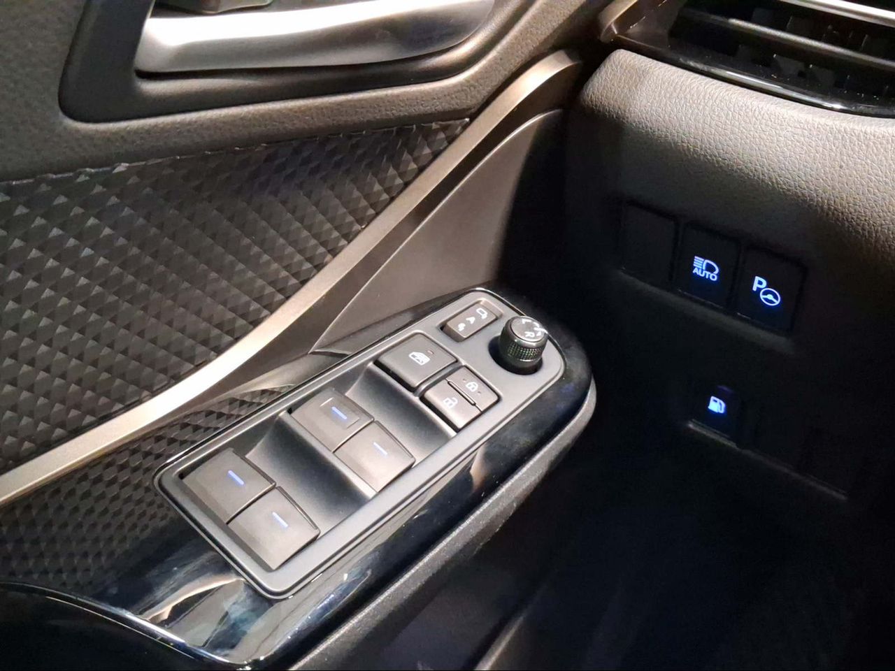 Toyota C-HR 2.0 180H Advance Luxury  - Foto 25