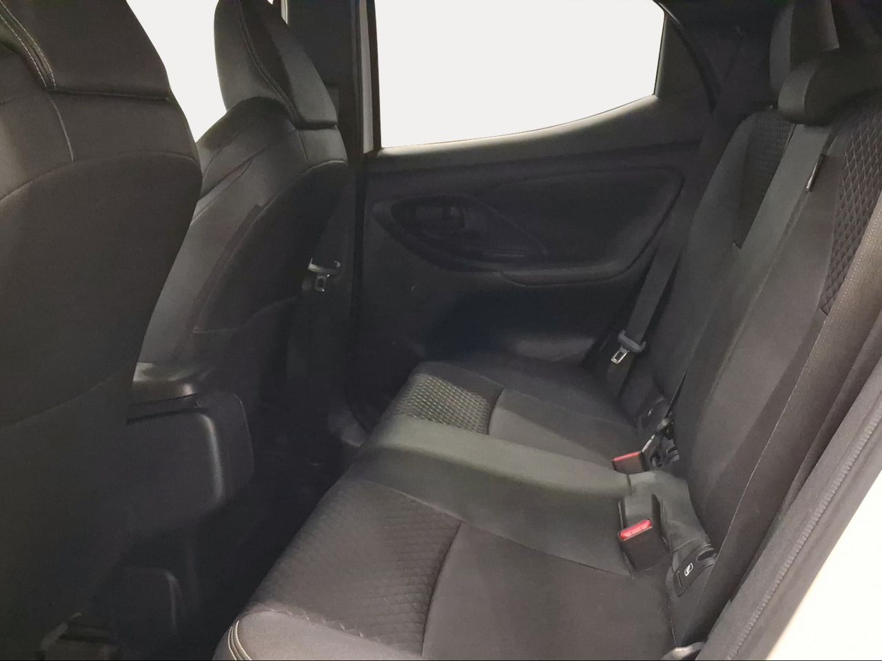 Toyota Yaris 1.5 120H Style Plus  - Foto 12