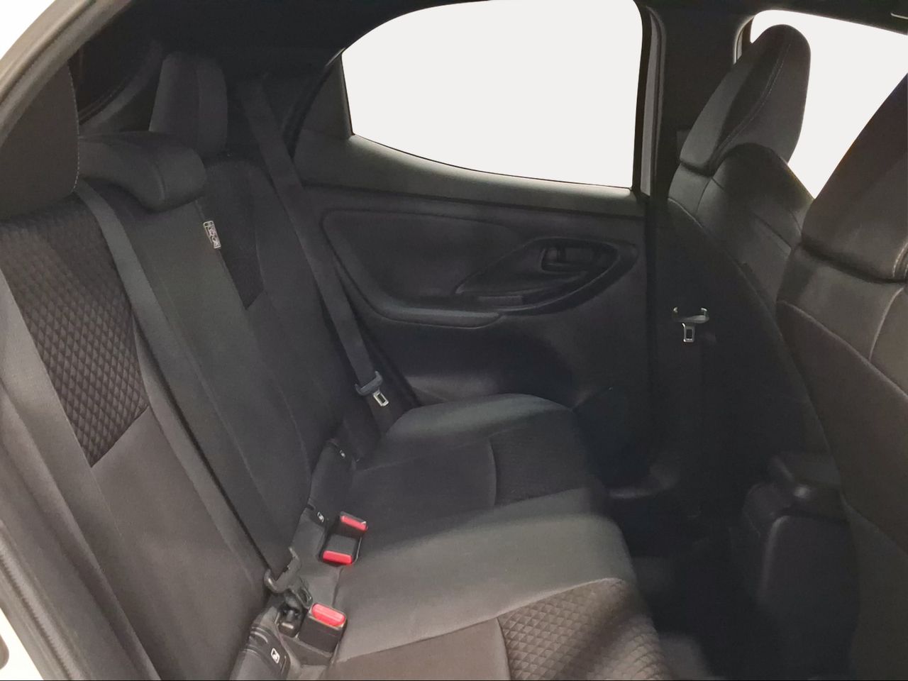 Toyota Yaris 1.5 120H Style Plus  - Foto 8