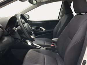 Toyota Yaris 1.5 120H Active Plus  - Foto 13