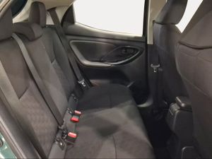Toyota Yaris 1.5 120H Active Plus  - Foto 8