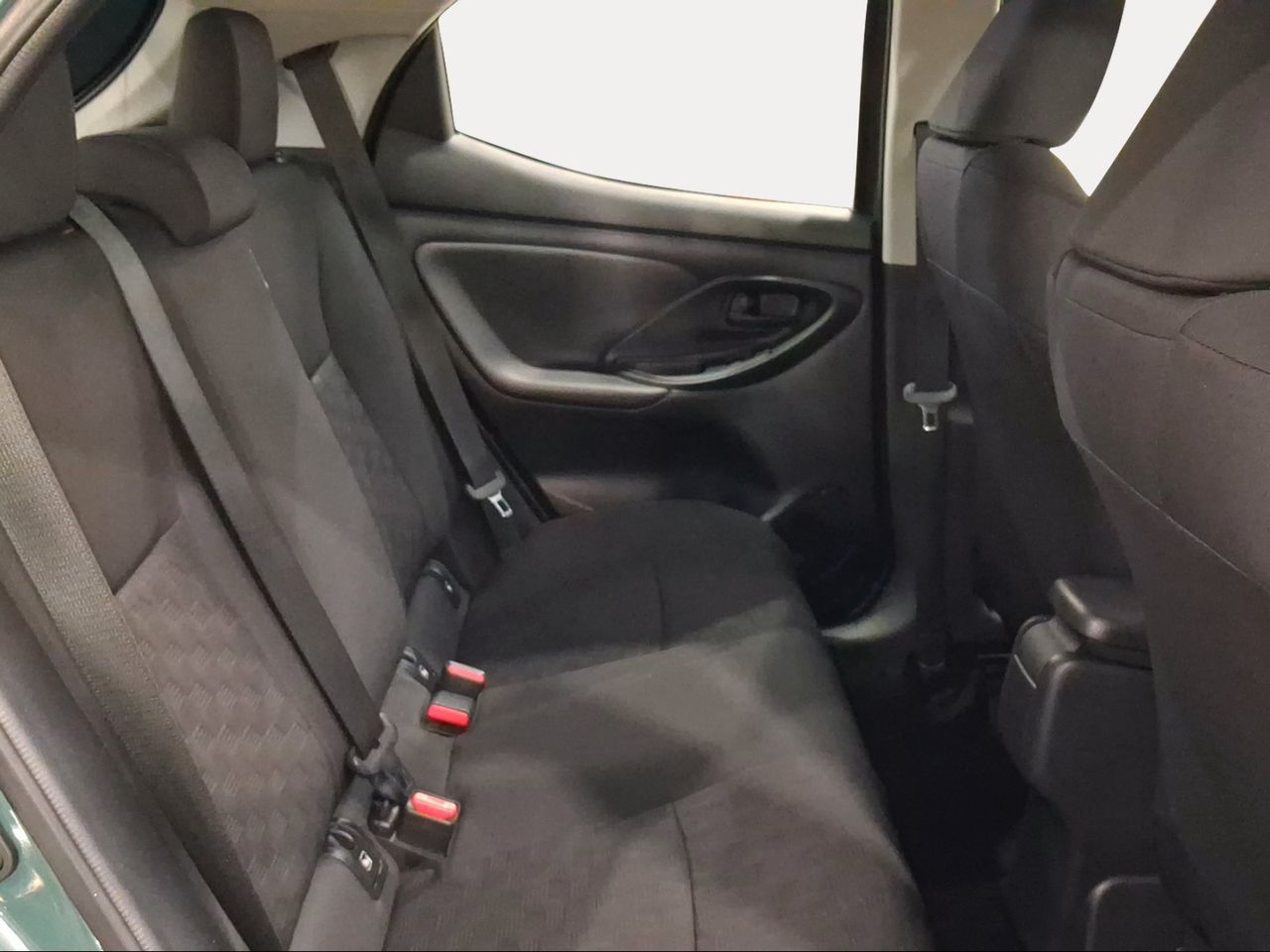 Toyota Yaris 1.5 120H Active Plus  - Foto 8