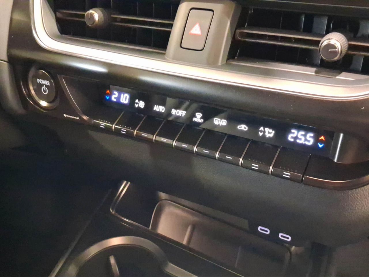 Lexus UX 2.0 300h UX Plus  - Foto 17