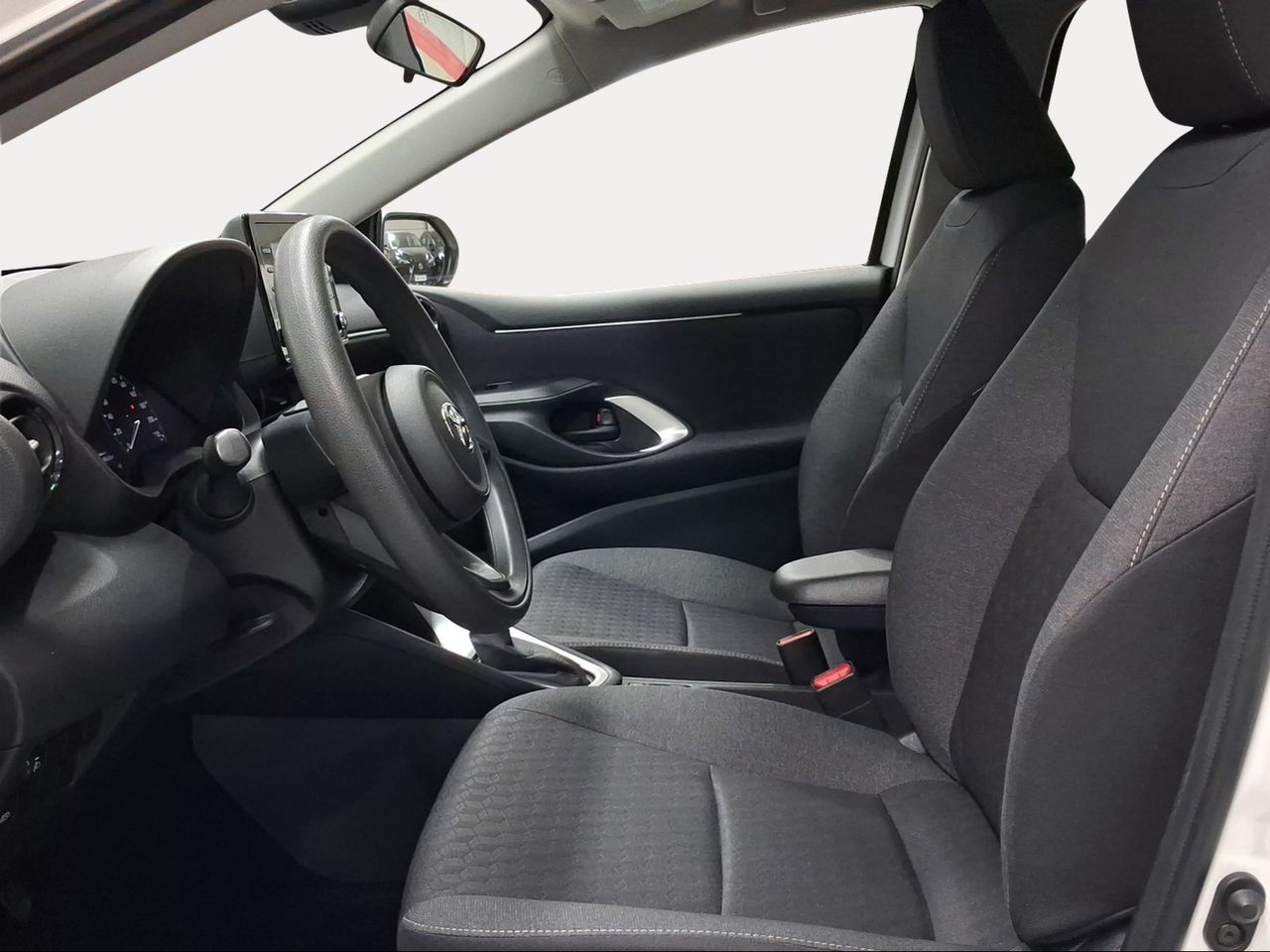 Toyota Yaris 1.5 120H Business Plus  - Foto 13