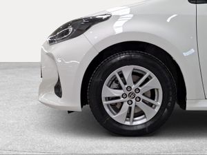 Toyota Yaris 1.5 120H Business Plus  - Foto 17