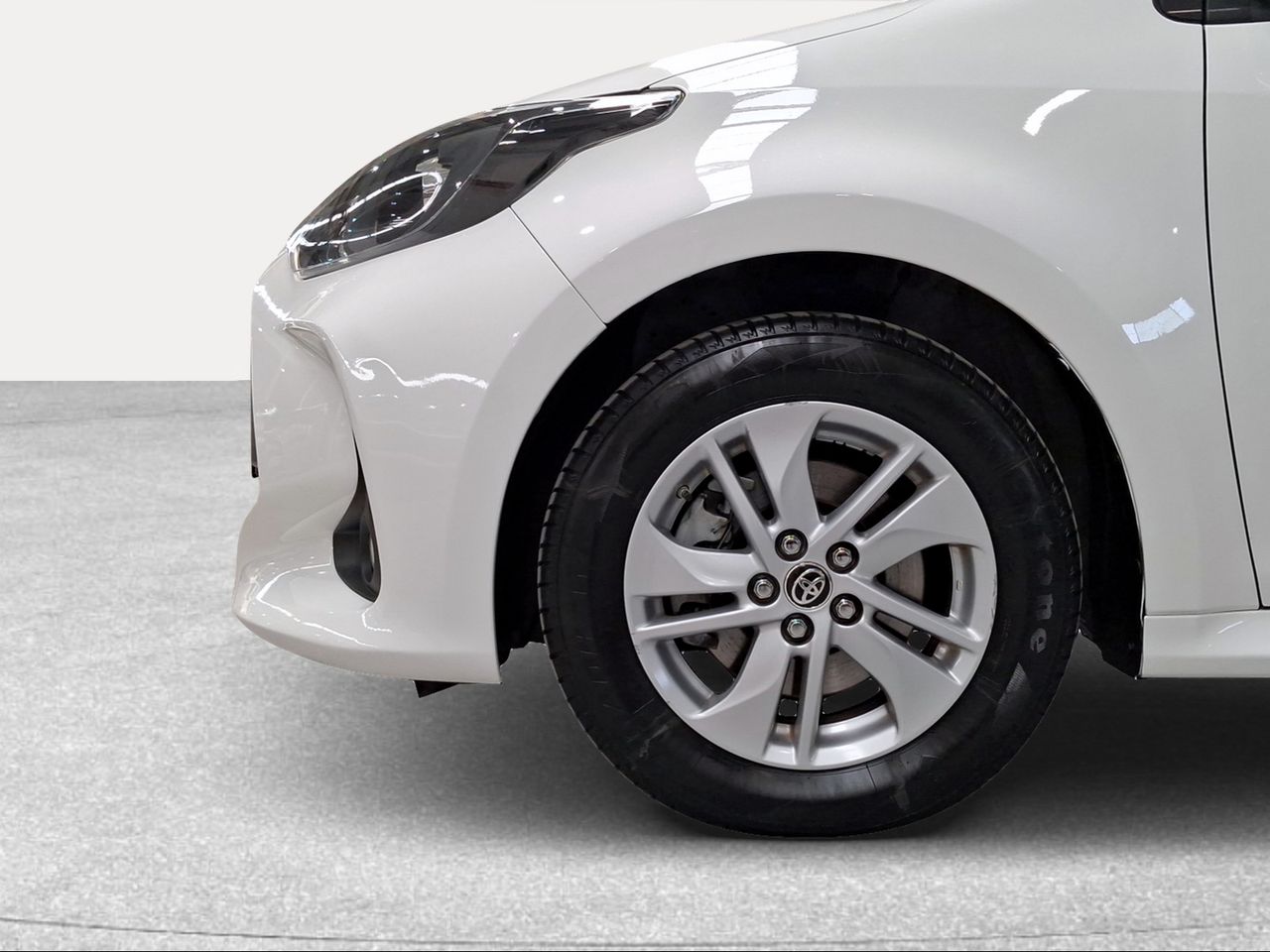 Toyota Yaris 1.5 120H Business Plus  - Foto 17
