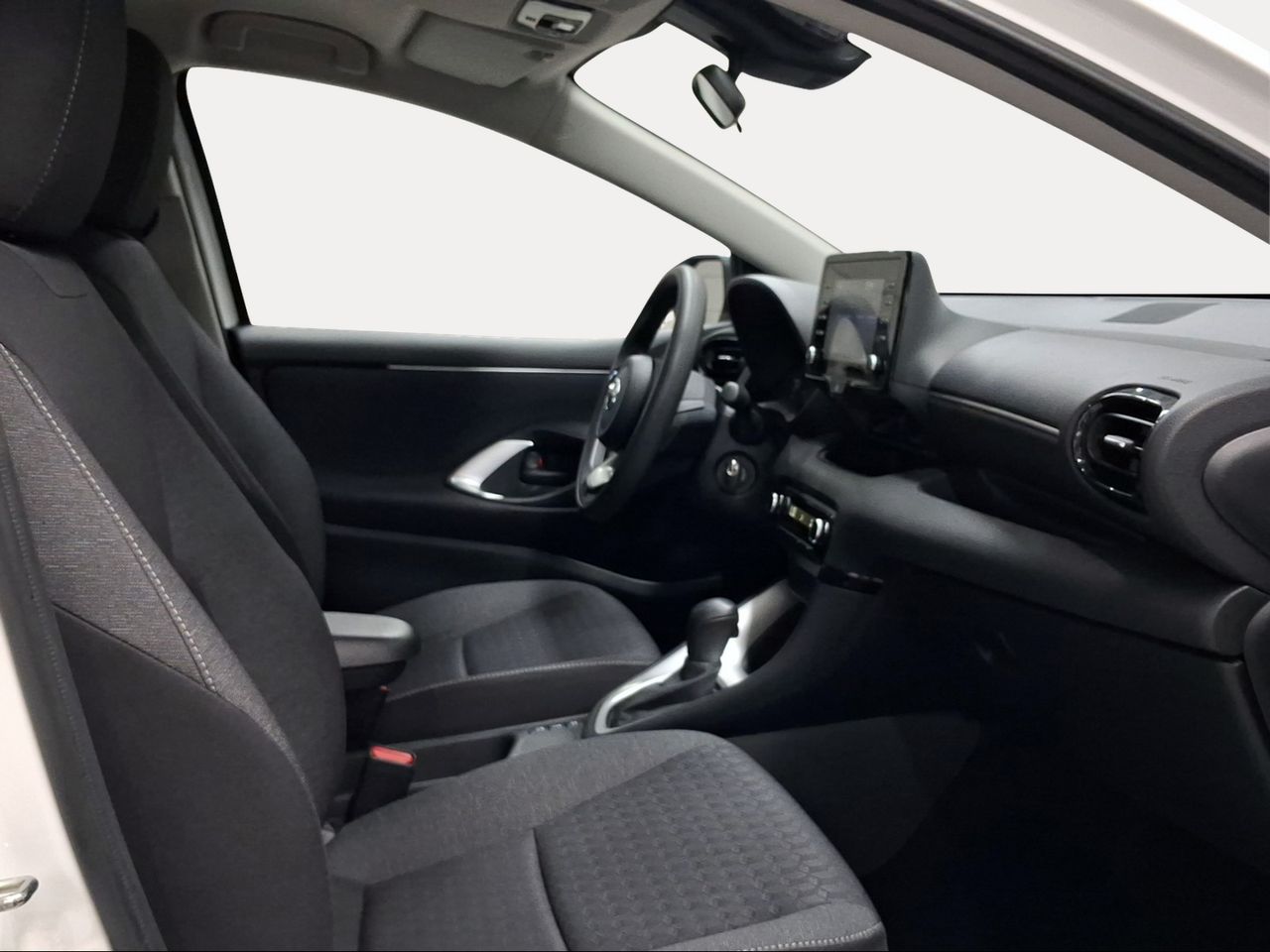 Toyota Yaris 1.5 120H Business Plus  - Foto 7