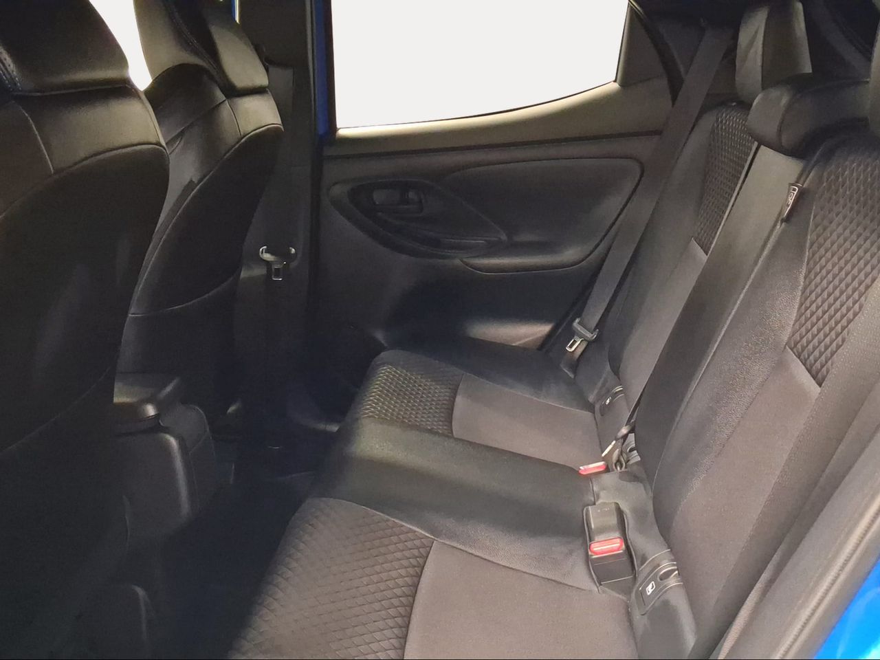 Toyota Yaris 1.5 130H Premiere Edition  - Foto 12