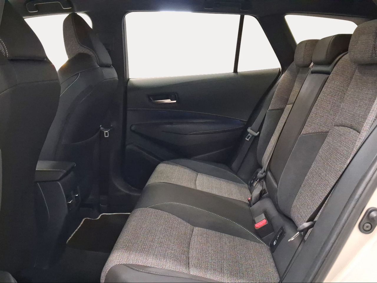Toyota Corolla 140H Style Touring Sport  - Foto 12