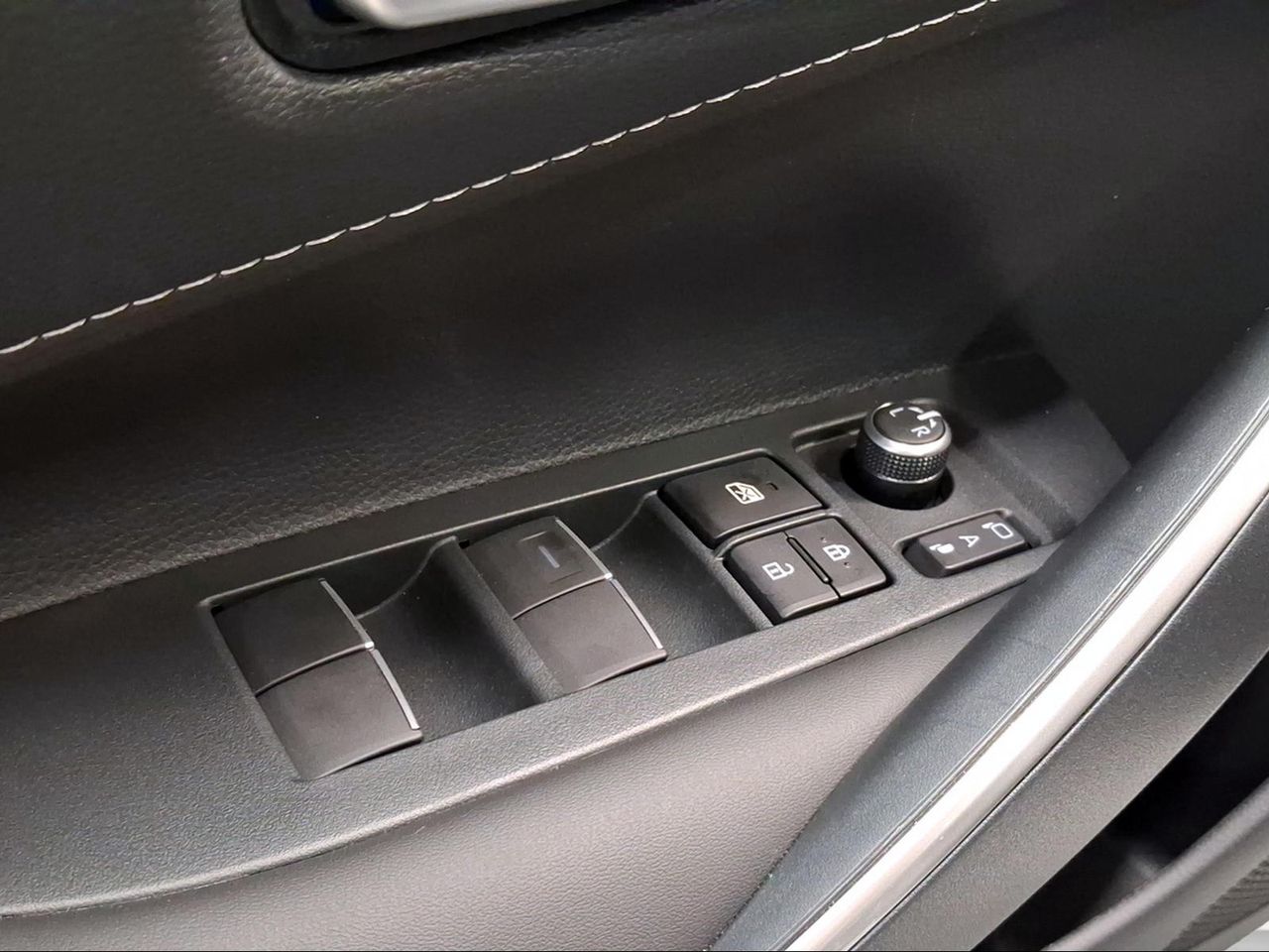 Toyota Corolla 140H Style Touring Sport  - Foto 24