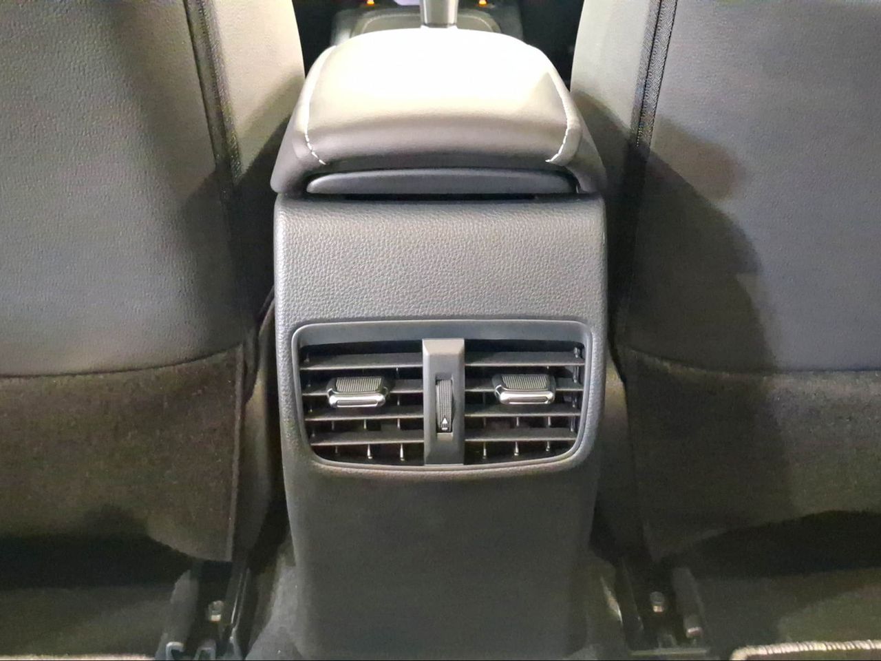 Toyota Corolla 140H Style Touring Sport  - Foto 25