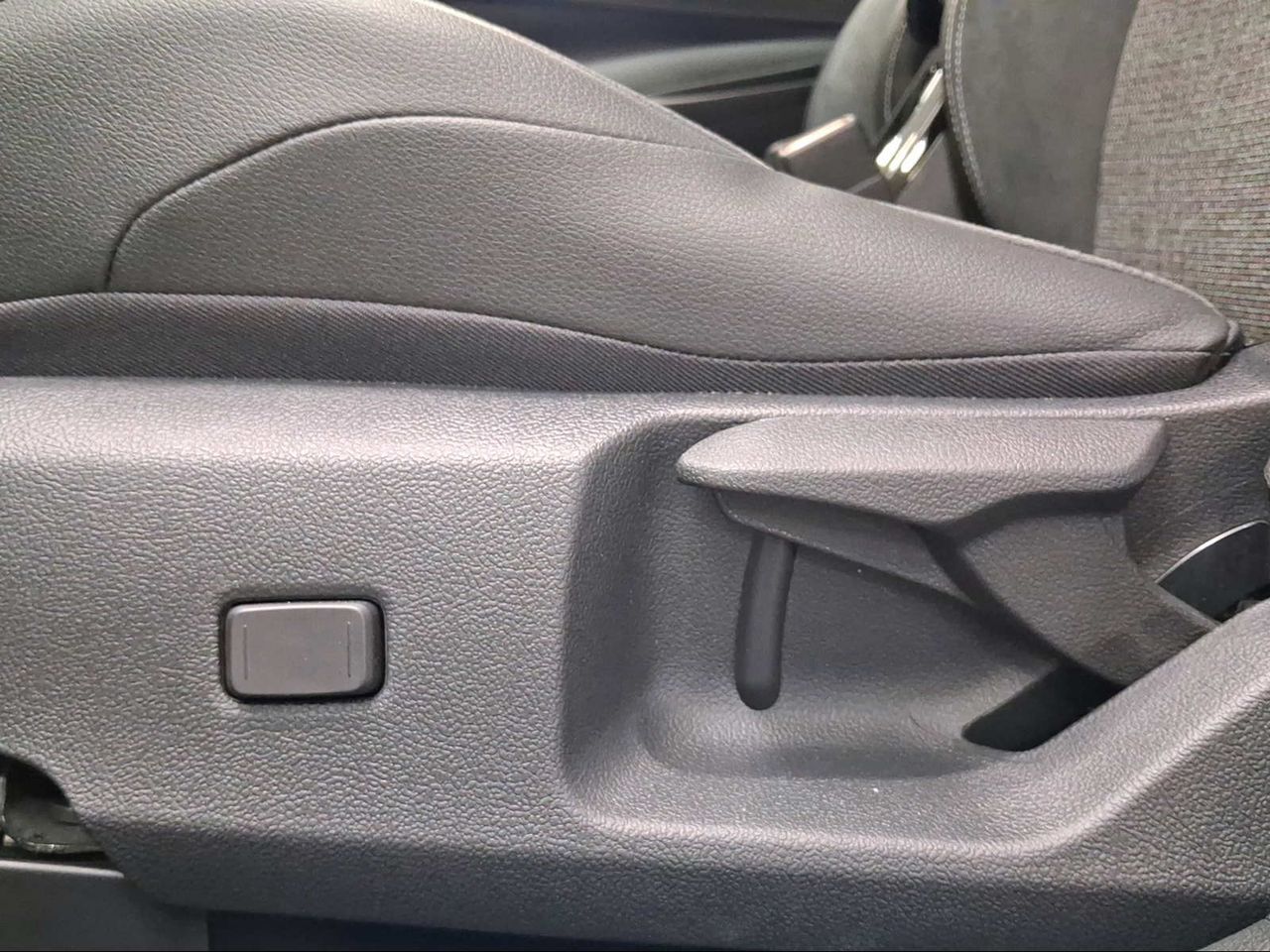 Toyota Corolla 140H Style Touring Sport  - Foto 23