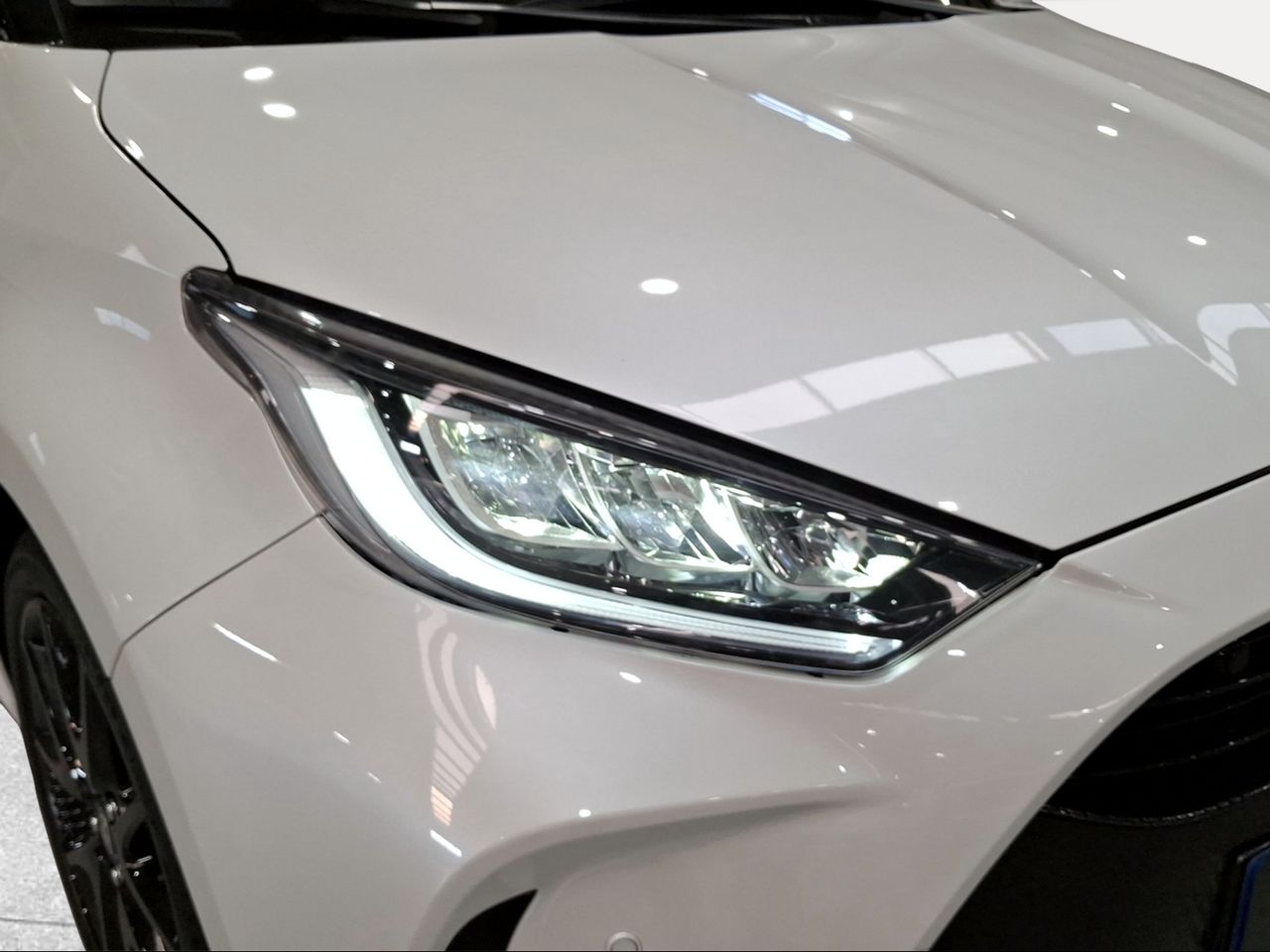 Toyota Yaris 1.5 120H Style Plus  - Foto 24
