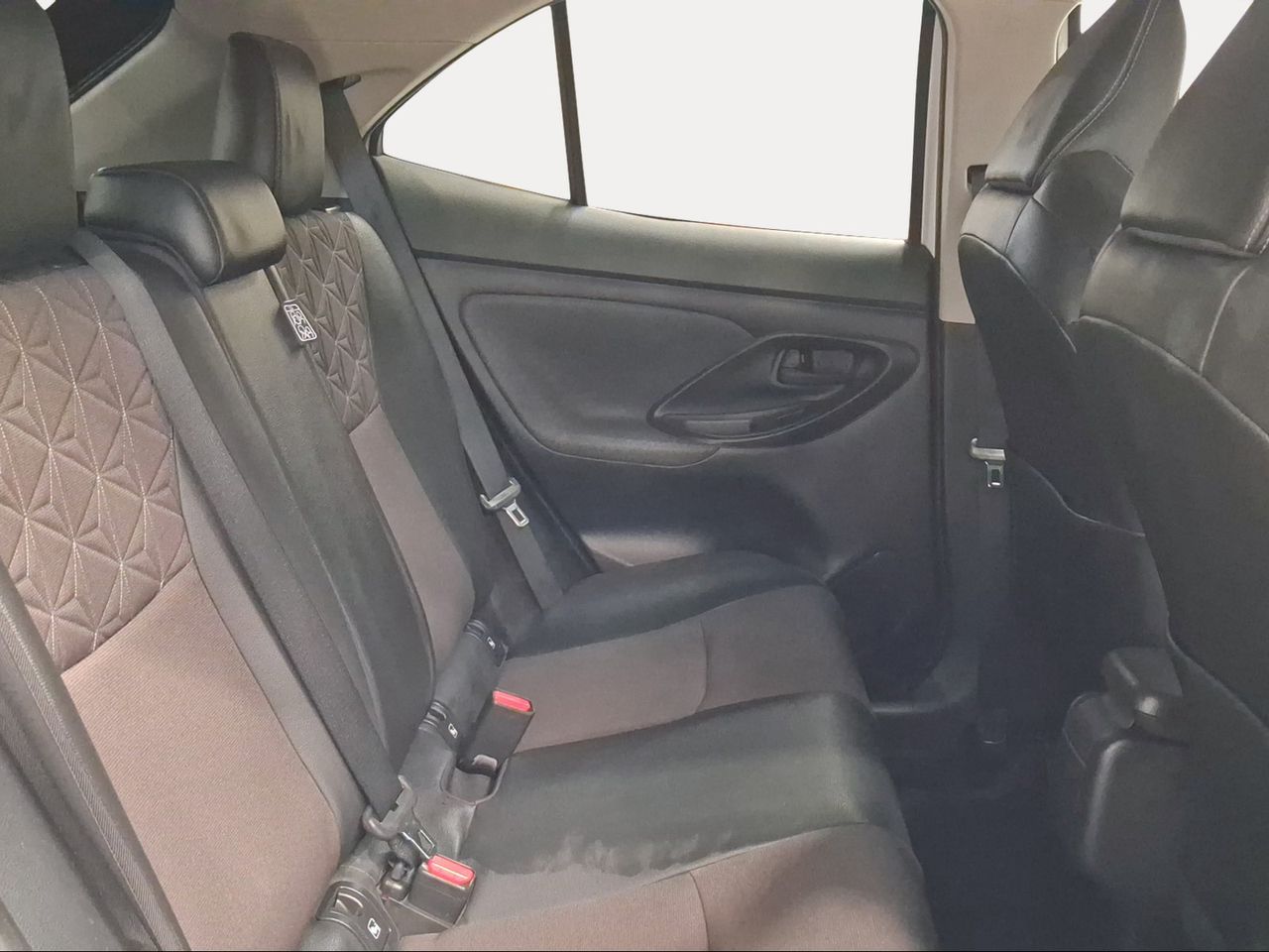 Toyota Yaris Cross 1.5 120H Style Bi-Tono  - Foto 8