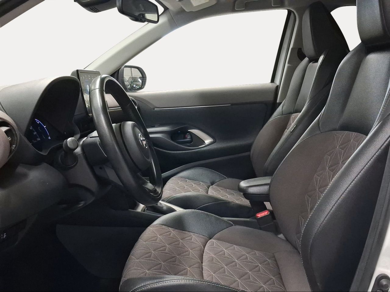 Toyota Yaris Cross 1.5 120H Style Bi-Tono  - Foto 13