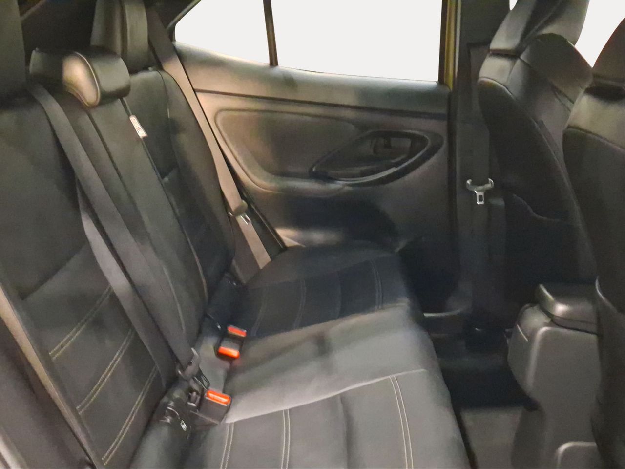 Toyota Yaris Cross 1.5 120H Premiere Edition  - Foto 8