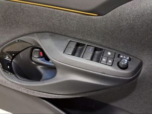 Toyota Yaris Cross 1.5 120H Premiere Edition  - Foto 25