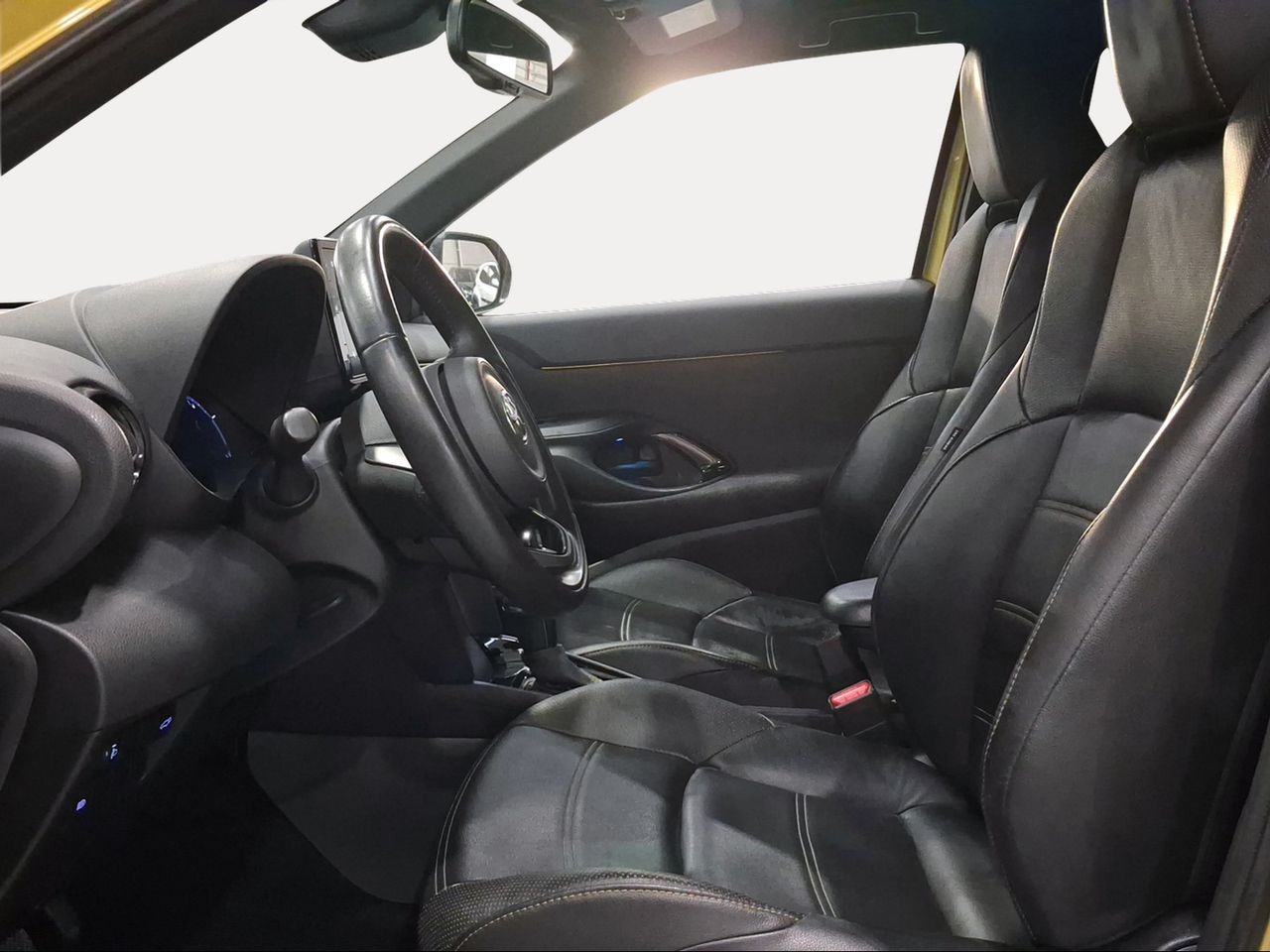 Toyota Yaris Cross 1.5 120H Premiere Edition  - Foto 13