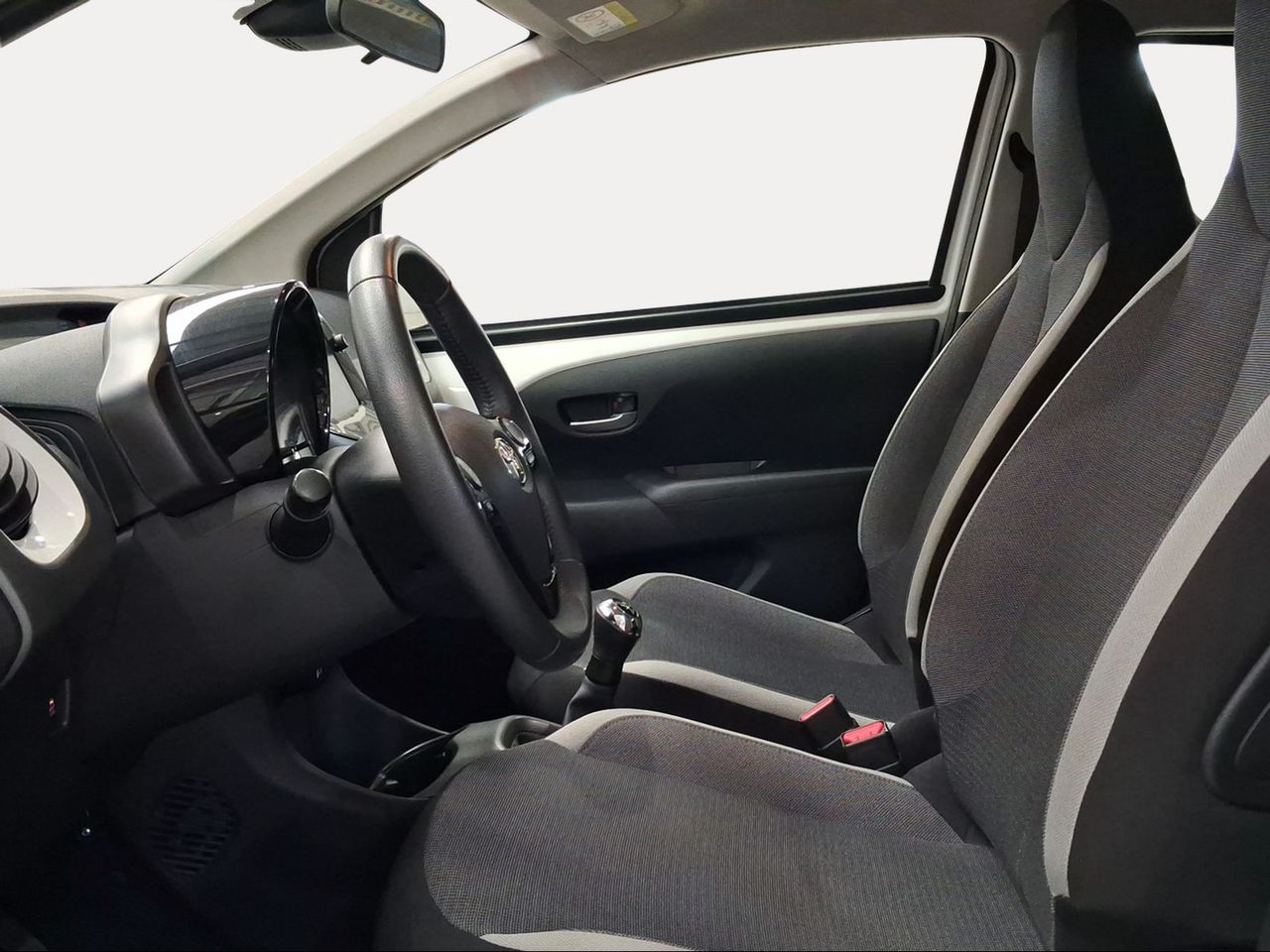 Toyota Aygo 1.0 70 x-play  - Foto 13