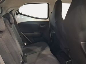 Toyota Aygo 1.0 70 x-play  - Foto 8
