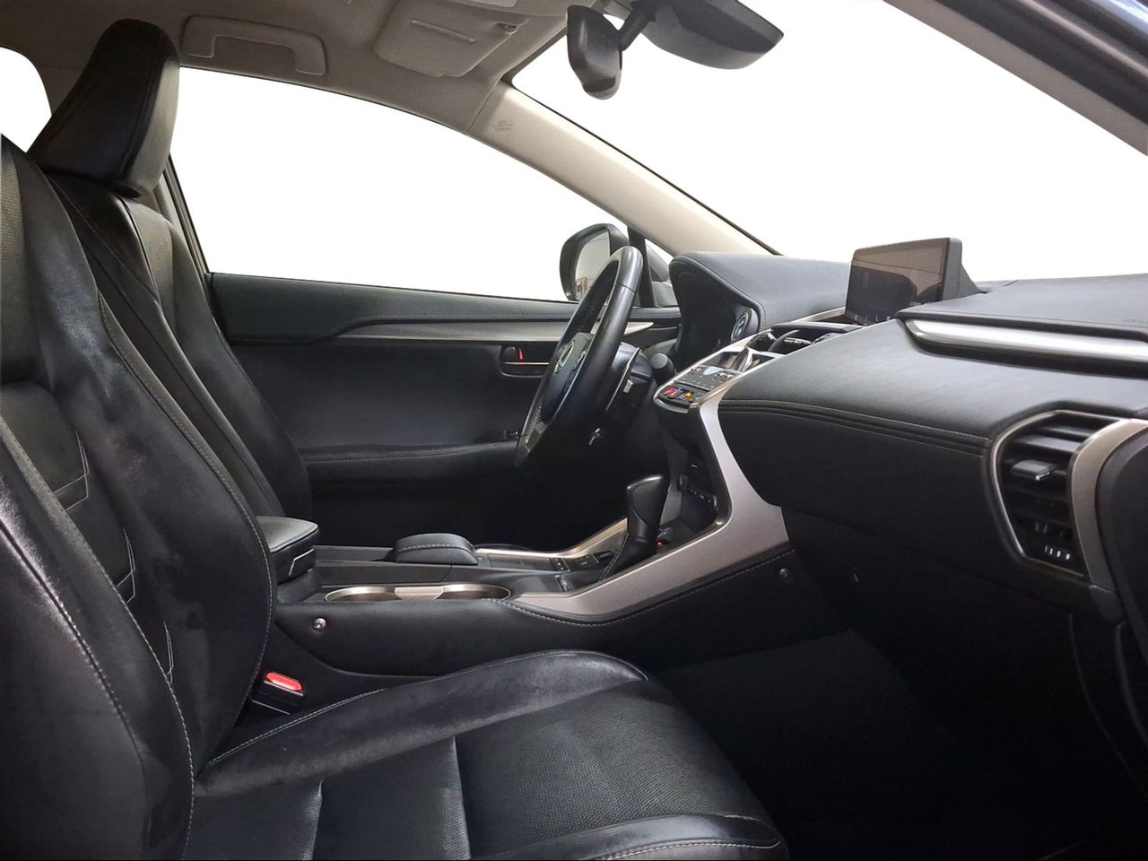 Lexus NX 2.5 300h Executive Navigation 4WD  - Foto 7