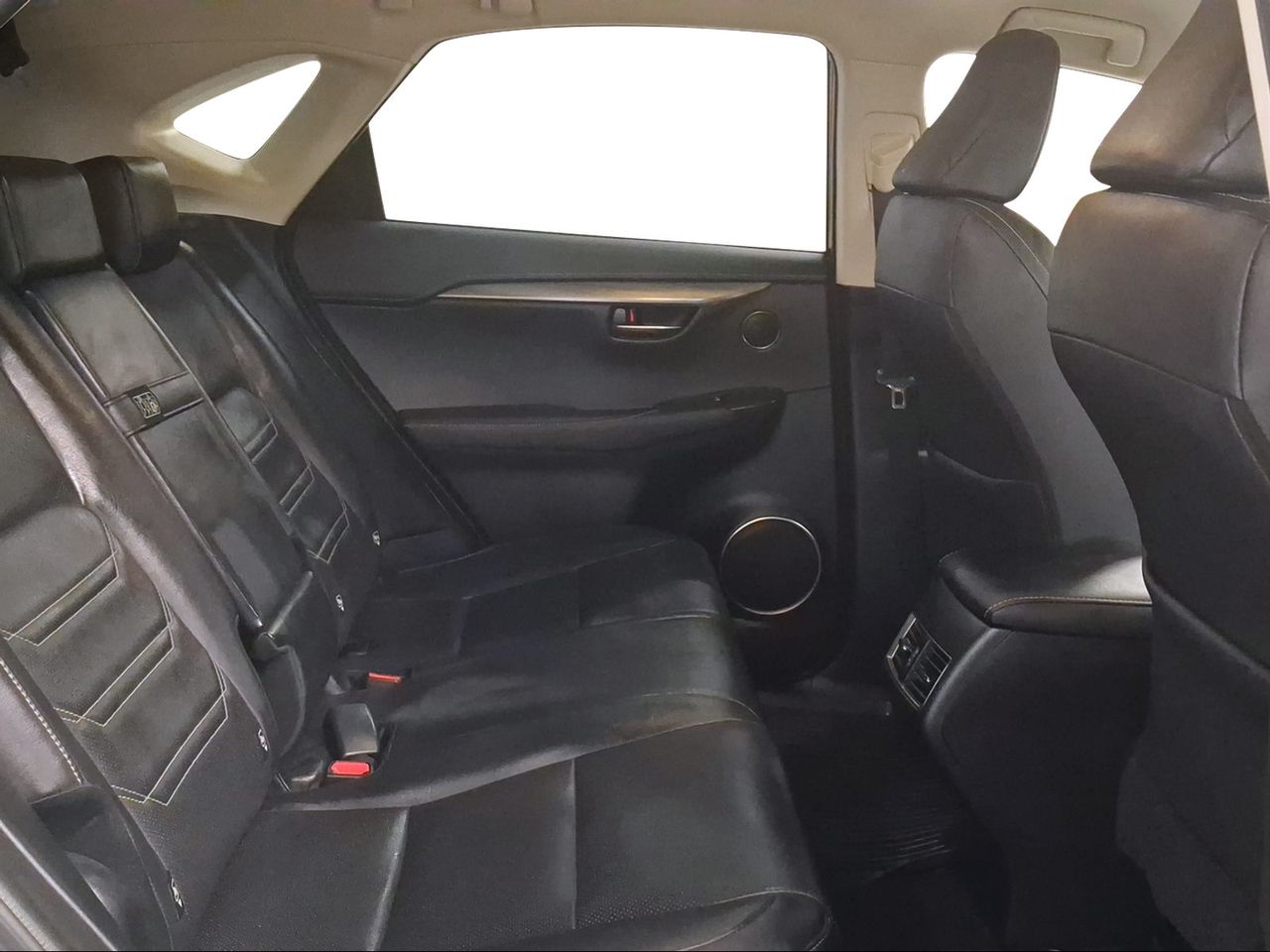 Lexus NX 2.5 300h Executive Navigation 4WD  - Foto 8