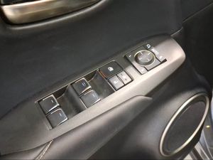 Lexus NX 2.5 300h Executive Navigation 4WD  - Foto 19