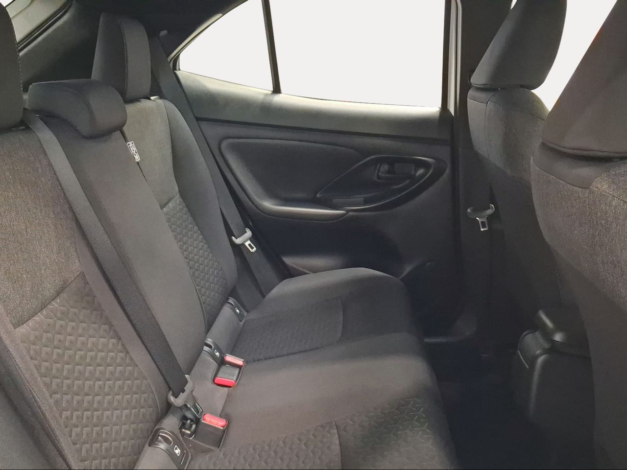 Toyota Yaris Cross 1.5 120H Active Tech  - Foto 8