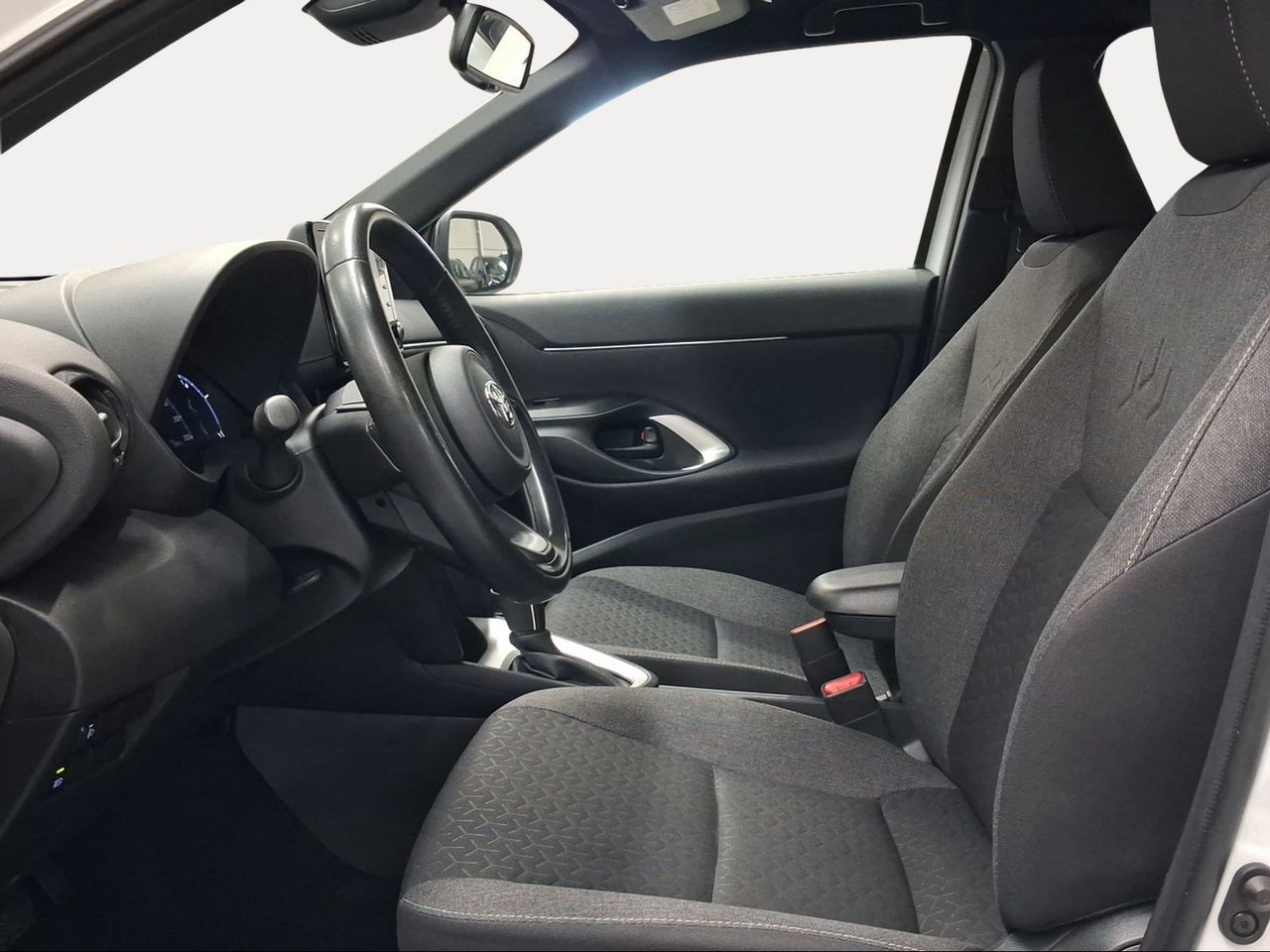 Toyota Yaris Cross 1.5 120H Active Tech  - Foto 13
