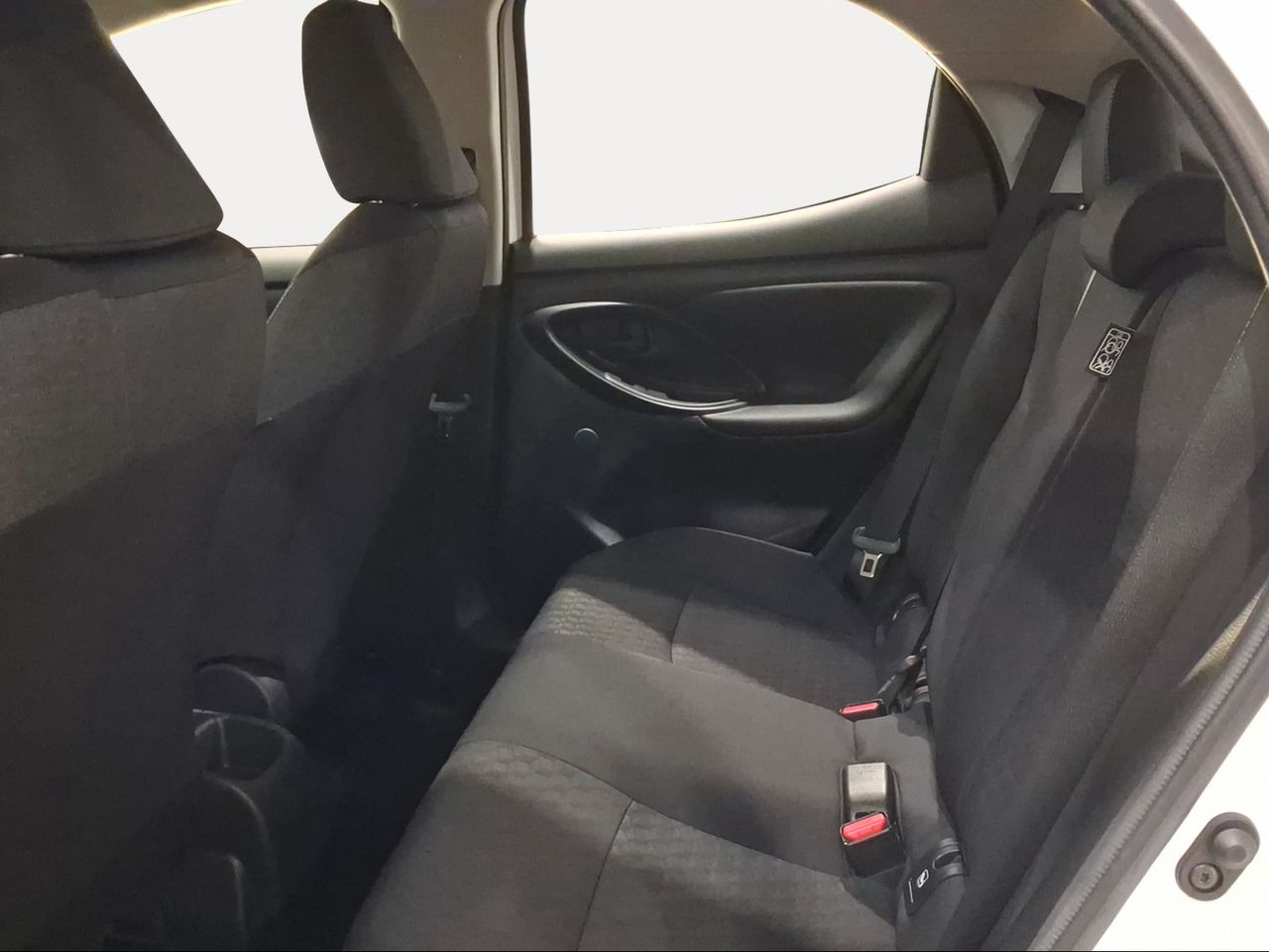 Toyota Yaris 1.5 125 S-Edition  - Foto 12