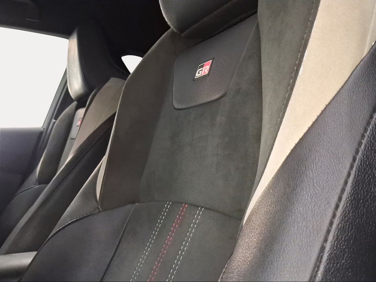 Toyota C-HR 2.0 180H GR Sport  - Foto 23