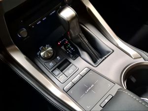 Lexus NX 2.5 300h Business Navigation 2WD  - Foto 14