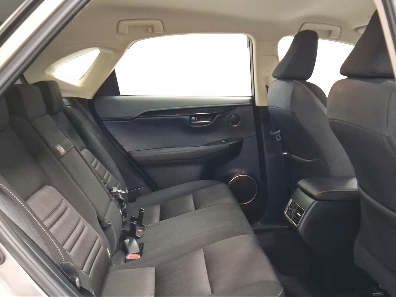 Lexus NX 2.5 300h Business Navigation 2WD  - Foto 8
