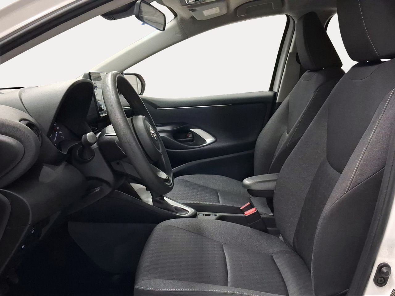 Toyota Yaris 1.5 120H Business Plus  - Foto 13
