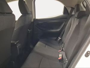Toyota Yaris 1.5 120H Business Plus  - Foto 12