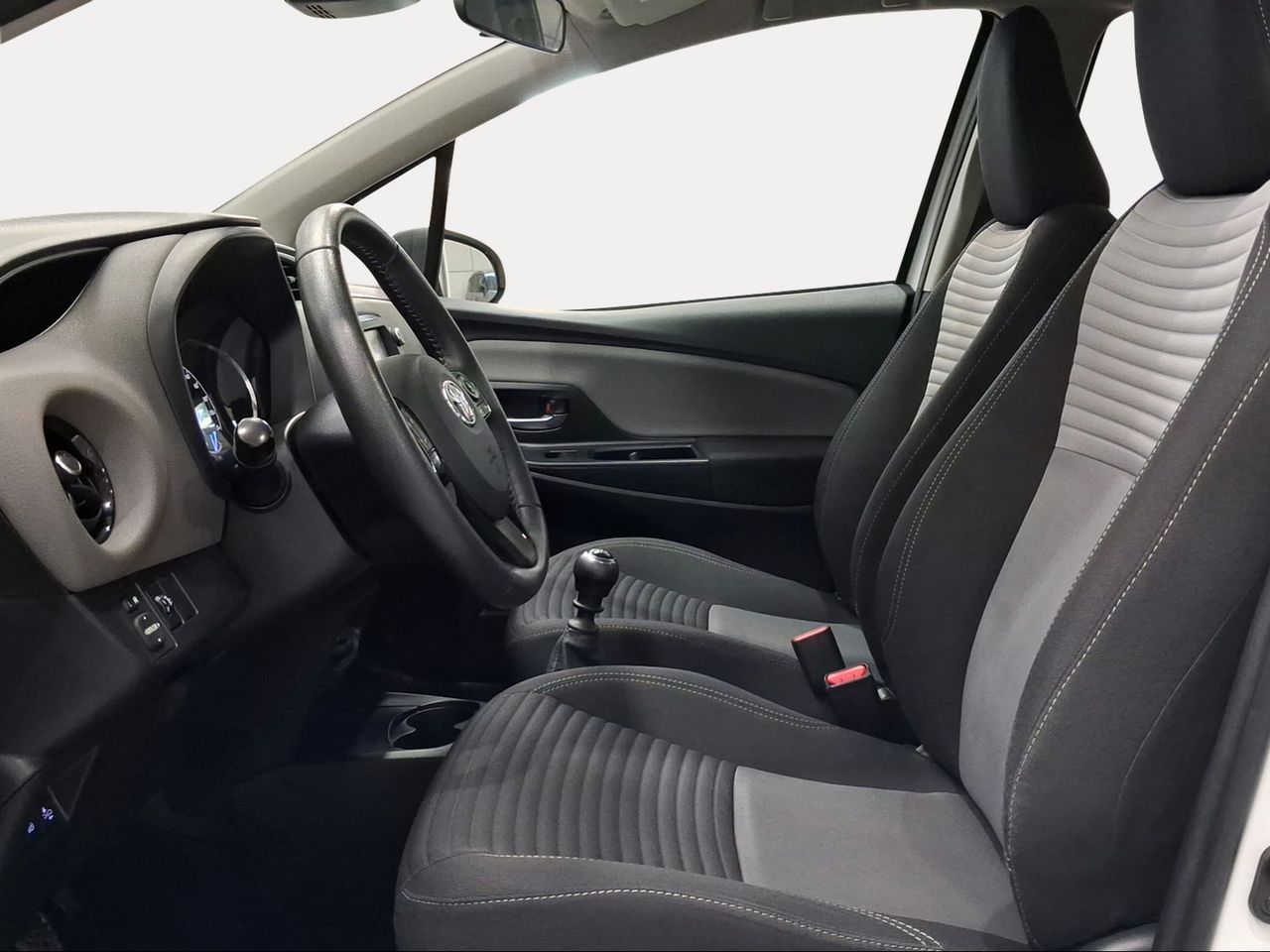 Toyota Yaris 1.5 110 Active Tech  - Foto 13
