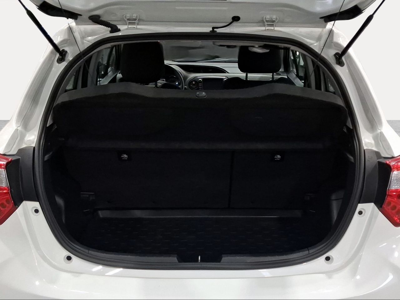 Toyota Yaris 1.5 110 Active Tech  - Foto 11