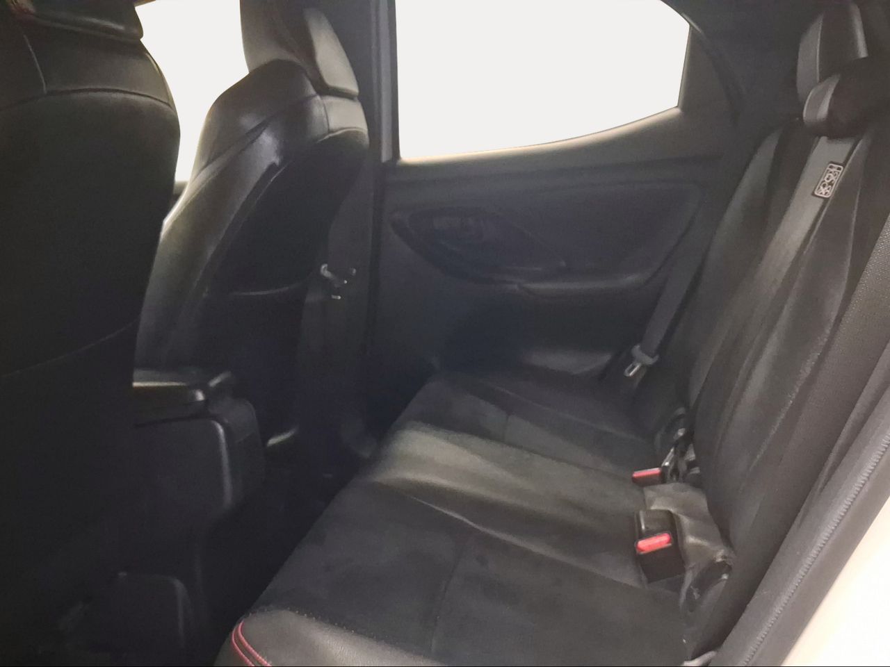 Toyota Yaris 1.5 130H GR Sport Plus  - Foto 12