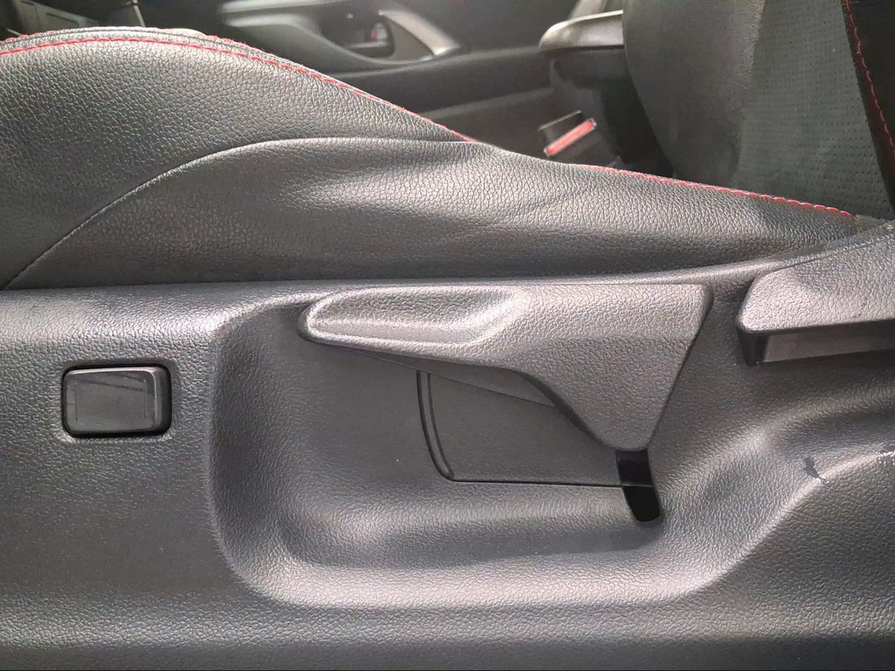 Toyota Yaris 1.5 130H GR Sport Plus  - Foto 23