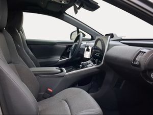 Toyota bZ4X 200E 4x2 Advance  - Foto 8