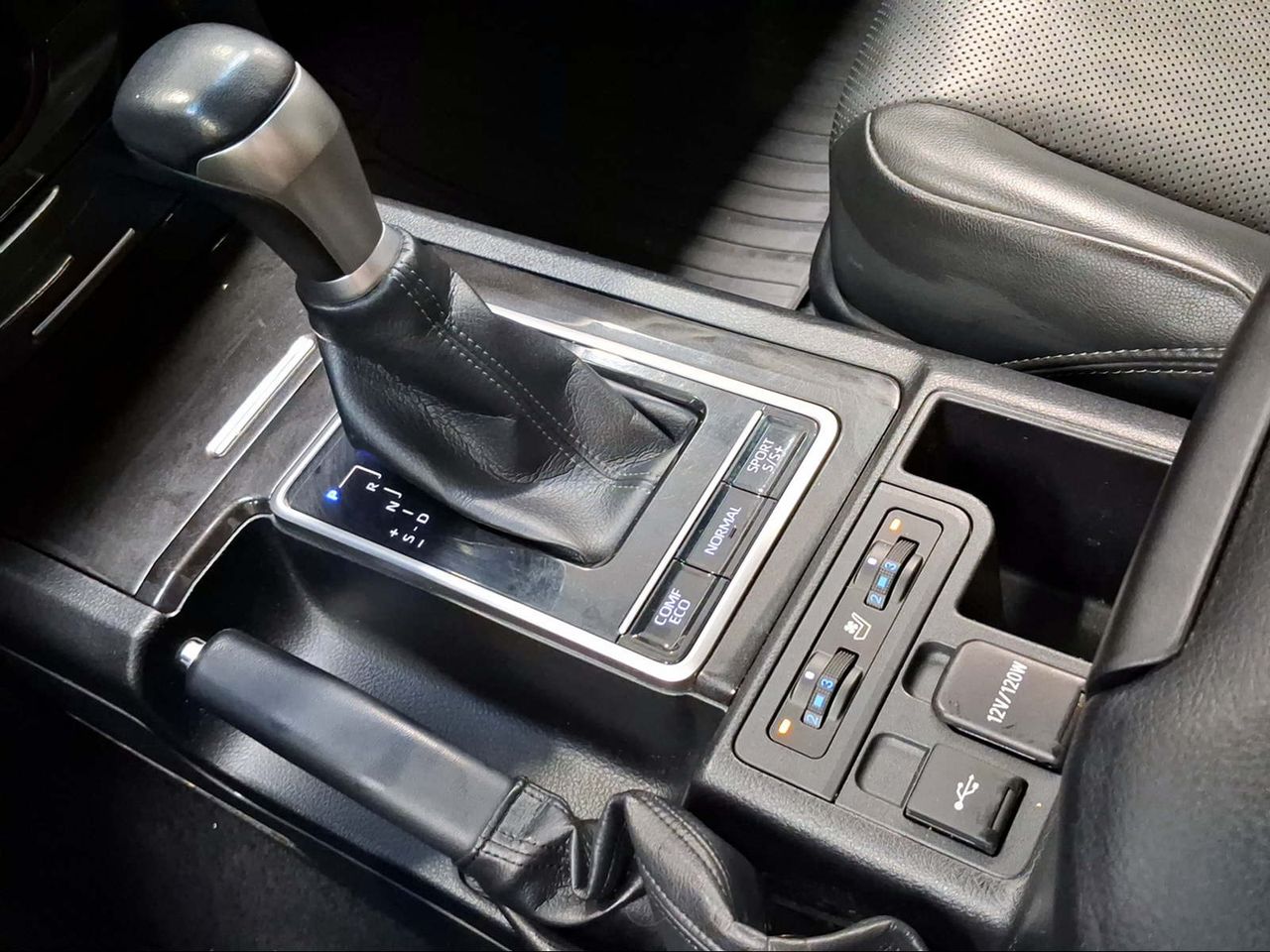 Toyota Land Cruiser 2.8 D-4D LIMITED AUTO  - Foto 32