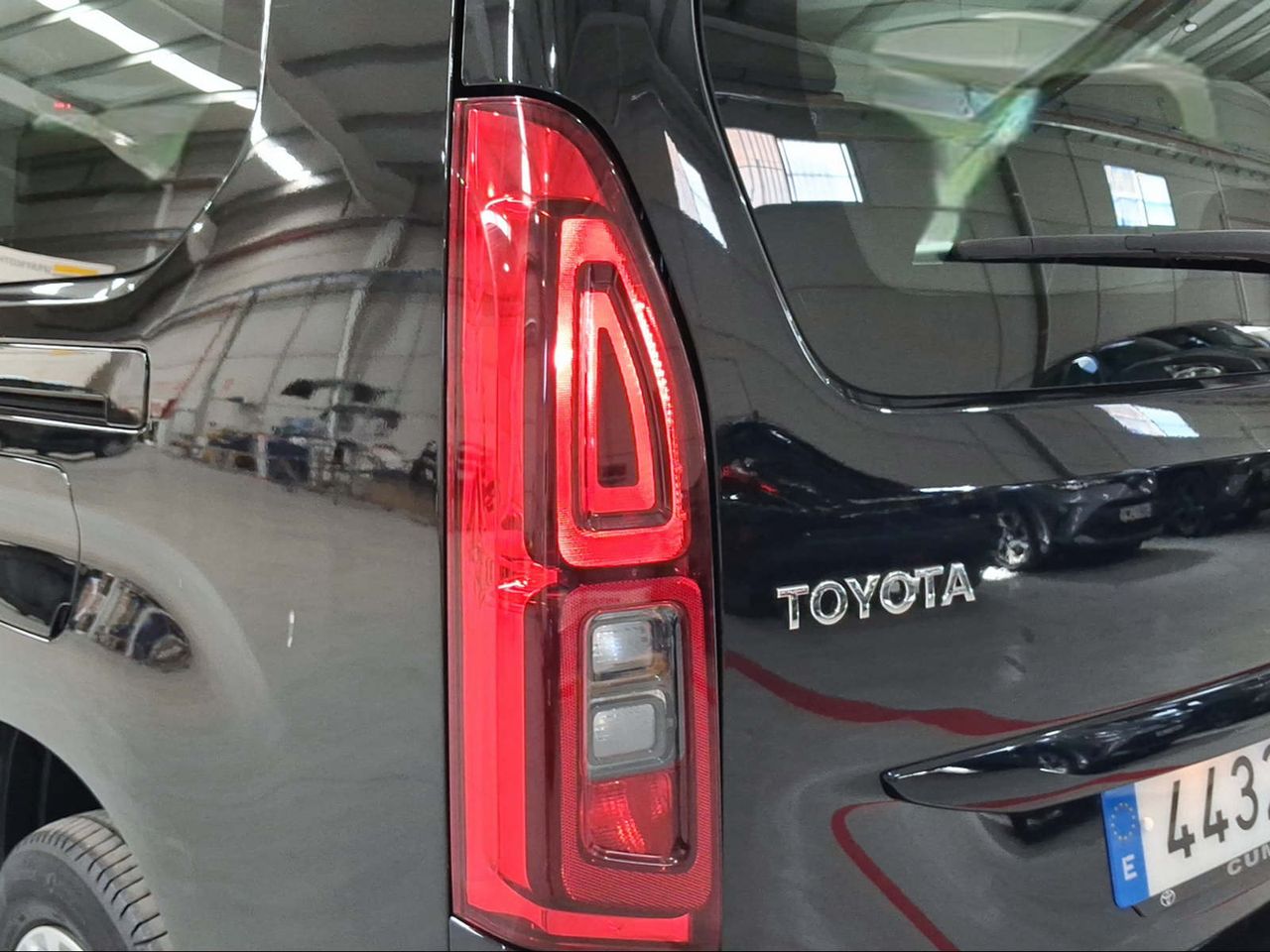 Toyota Proace City 1.5D 96kW (130CV) VX L2 7 PLAZAS  - Foto 25