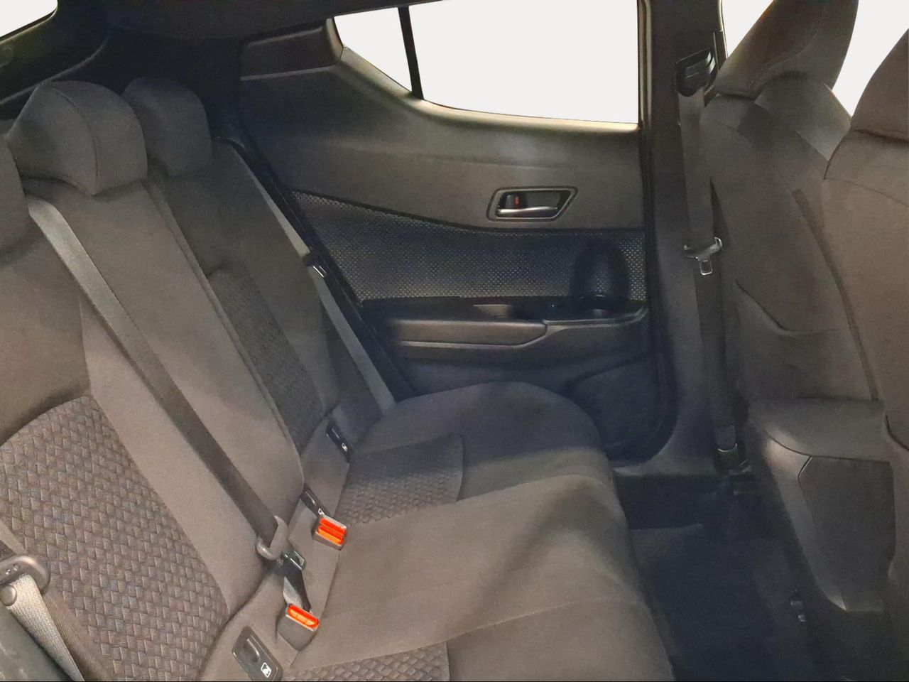 Toyota C-HR 1.8 125H Advance  - Foto 8