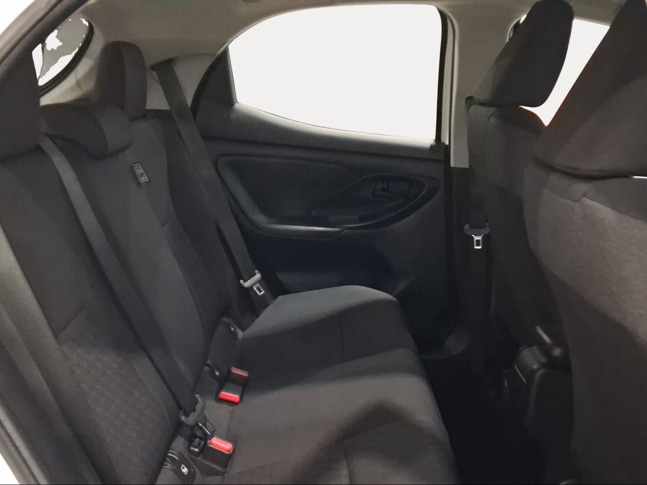 Toyota Yaris 1.5 120H Active Tech  - Foto 8