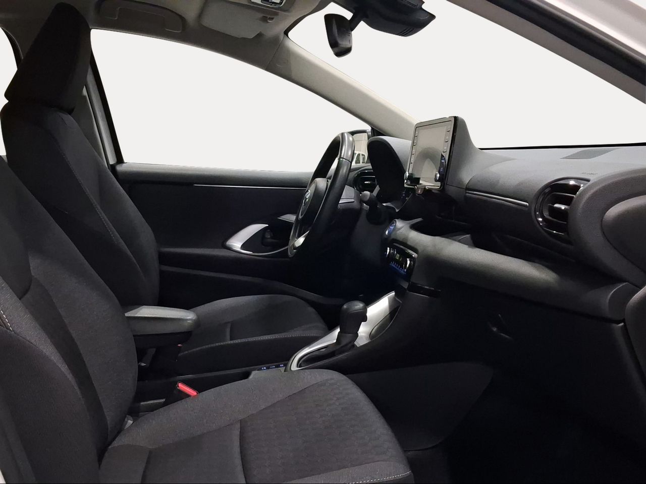 Toyota Yaris 1.5 120H Active Tech  - Foto 7