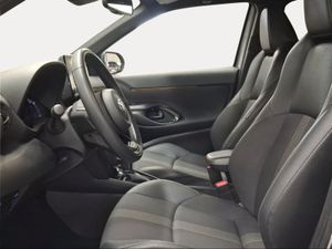 Toyota Yaris Cross 1.5 120H Adventure Plus  - Foto 13