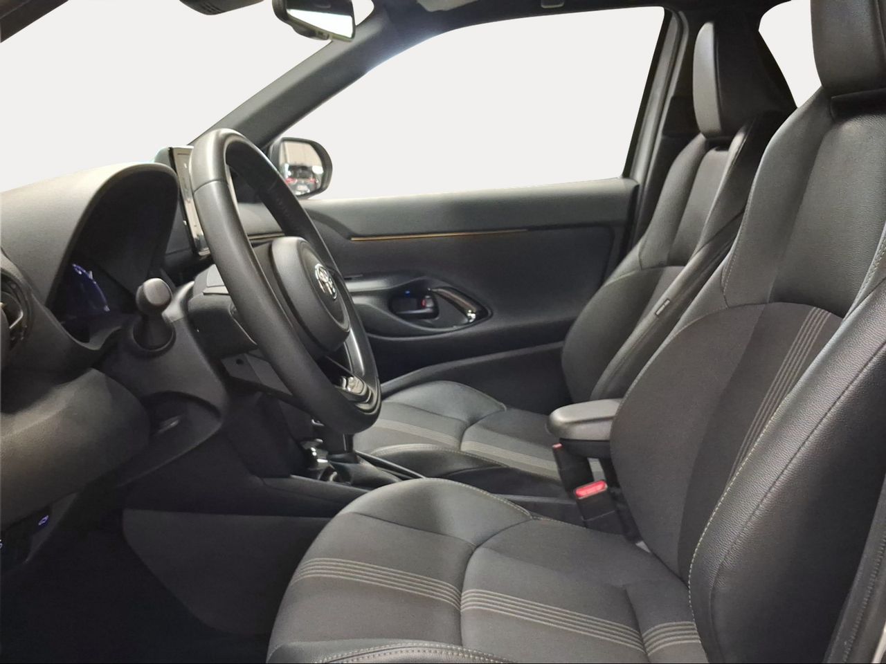 Toyota Yaris Cross 1.5 120H Adventure Plus  - Foto 13