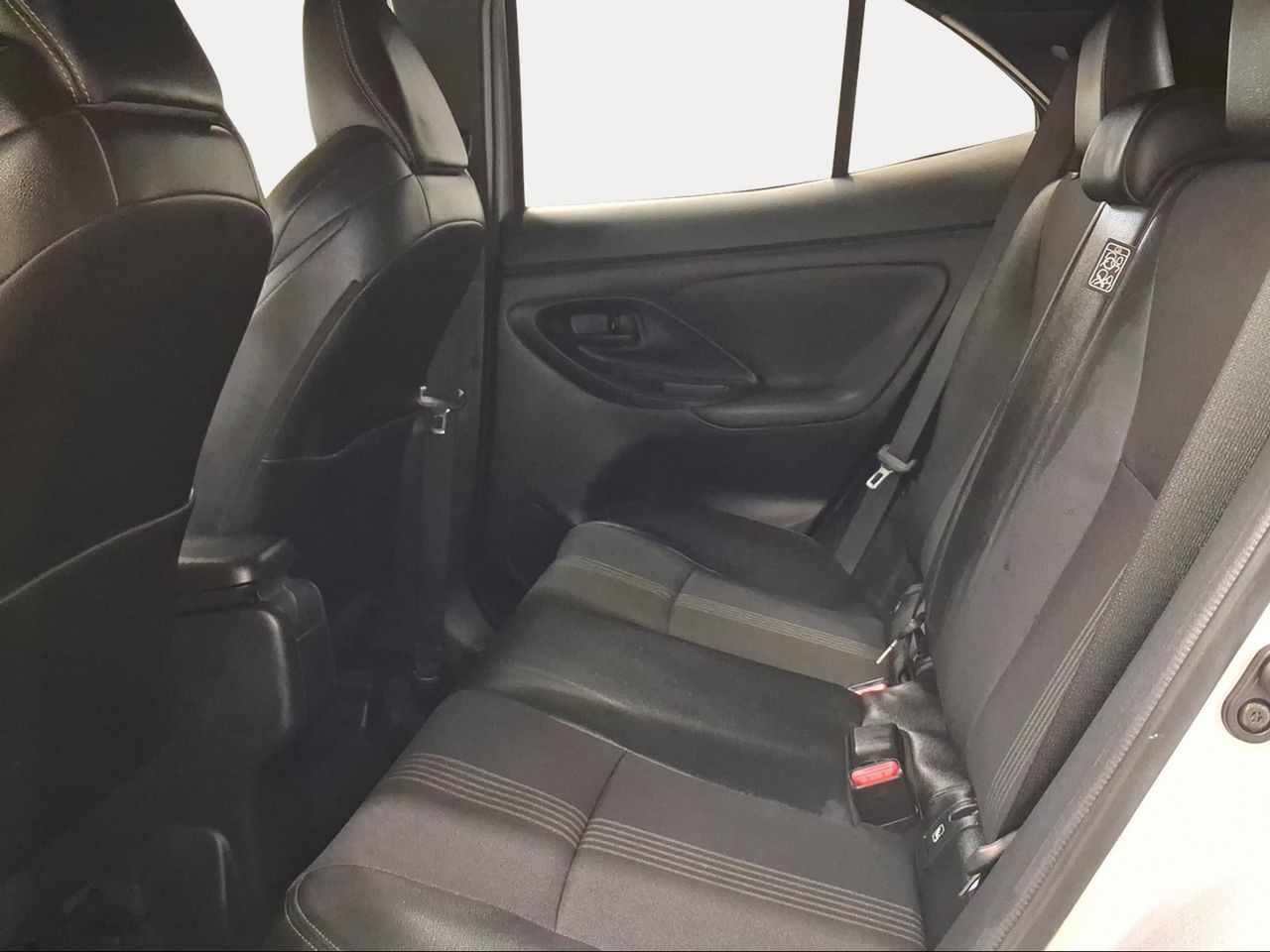 Toyota Yaris Cross 1.5 120H Adventure Plus  - Foto 12