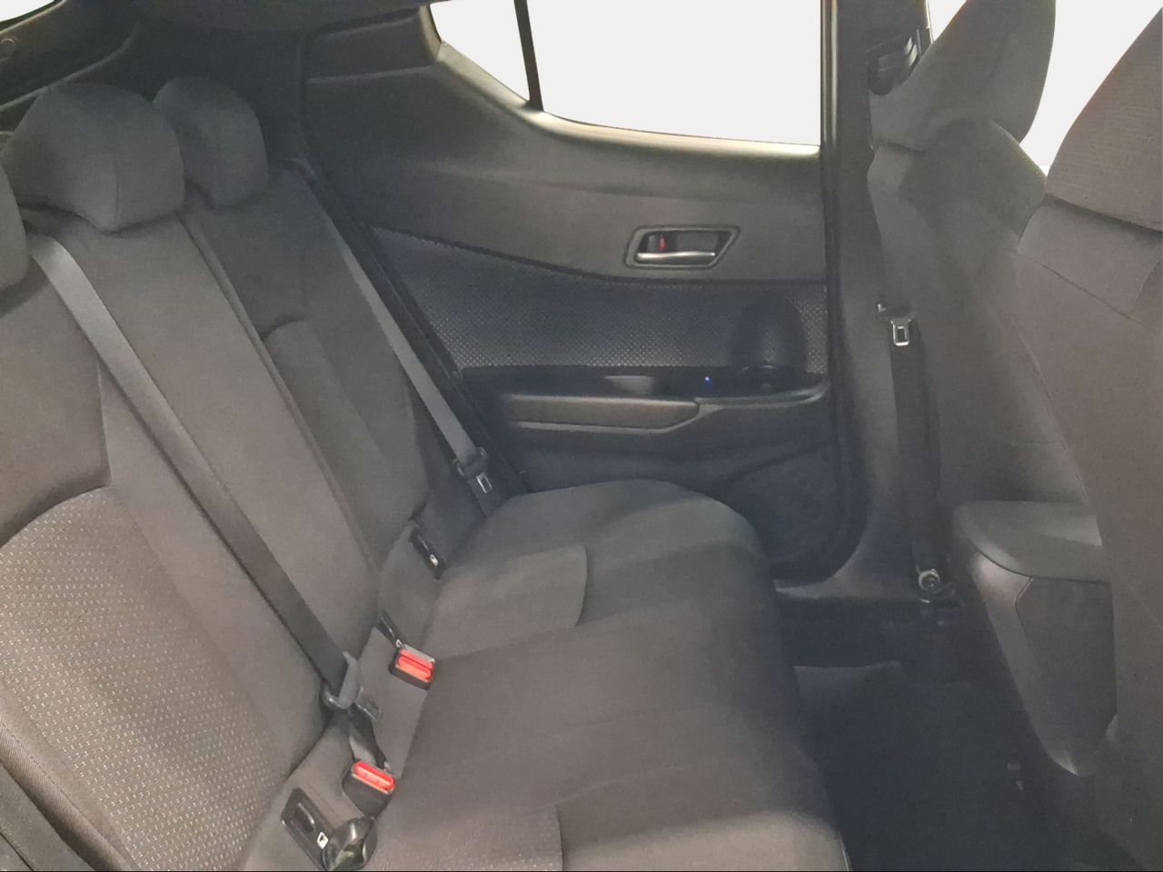 Toyota C-HR 1.8 125H Advance  - Foto 8